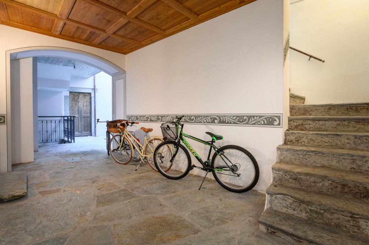 B&B Antica Residenza Centro Storico Tirano Exterior foto
